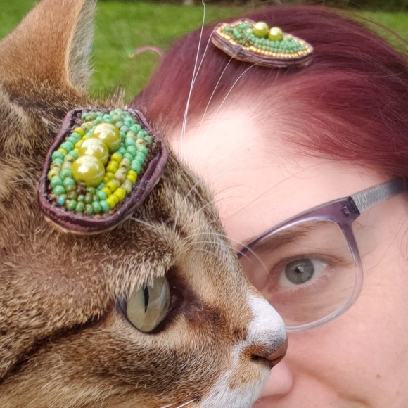 Hand-Embroidered, Handmade Pea Pod Wisp Clips - Picture 4 of 8